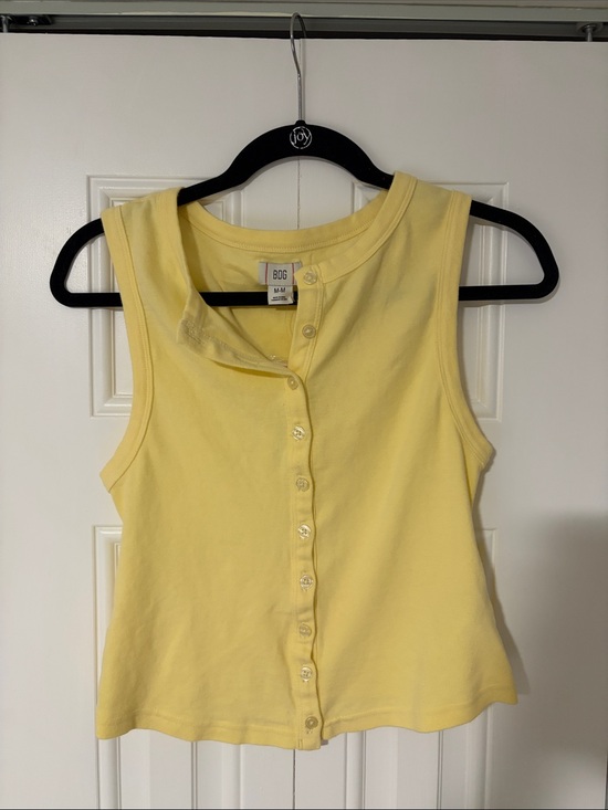 BDG Tops - BDG Yellow Sleeveless Button-Front Tank Top